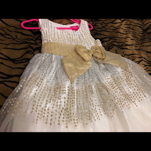 Pinky Other - Girls dress size 4T Pinky Other - Girls dress size 4T